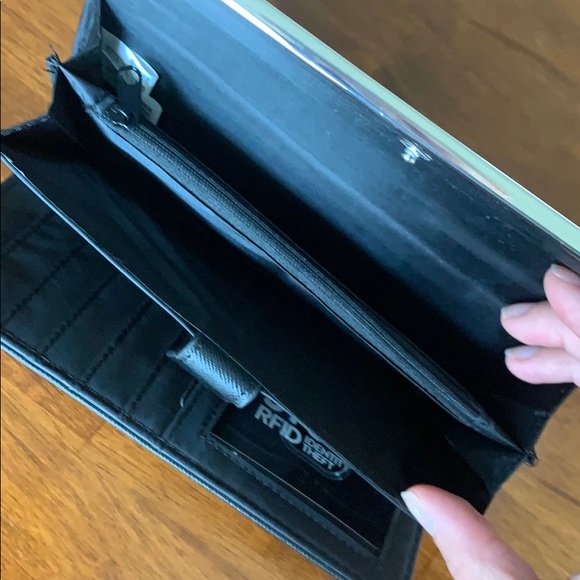 Black Wallet - Picture 4 of 5